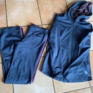 Women’s performance outfit medium Aerie